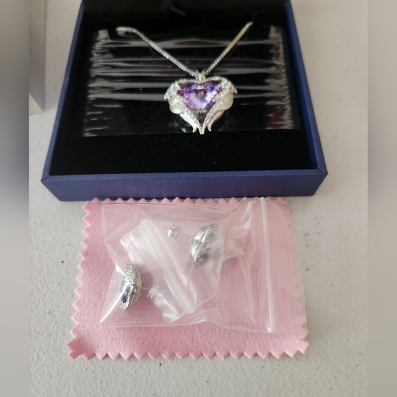 NWOT Angel Wings Heart Pendant Necklace and Earrings - Picture 8 of 9